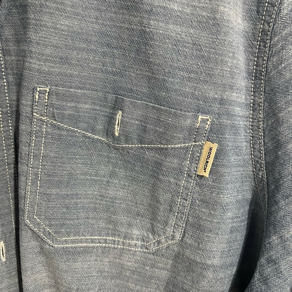 LOT OF 2 - Woolrich Men’s Button Down Shirts - Size XL- One Gray and One Blue - Picture 11 of 12